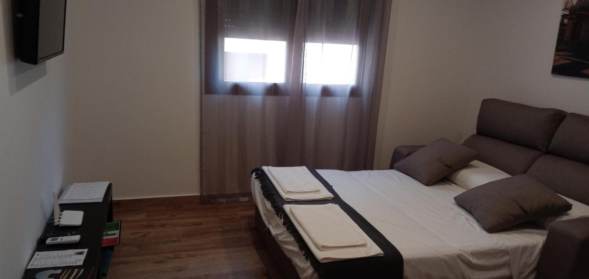 Apartamentos El Arenal 아세보 객실 사진